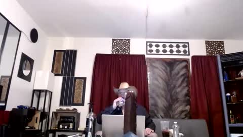 Snapshot of gatewaylaptop2019 chatting on 10/19/25, 07:47 gatewaylaptop2019 online show from 10/19/25, 07:47