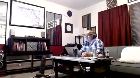 Snapshot of gatewaylaptop2019 chatting on 11/16/25, 04:51 gatewaylaptop2019 online show from 11/16/25, 04:51