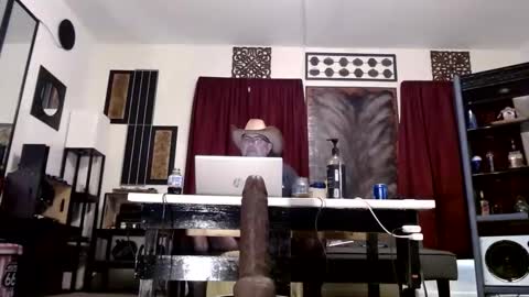 Snapshot of gatewaylaptop2019 chatting on 11/23/25, 06:08 gatewaylaptop2019 online show from 11/23/25, 06:08