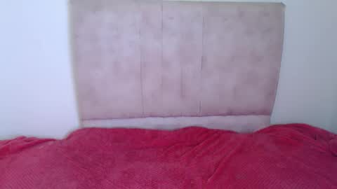 gatita13333321 online show from 11/25/25, 12:21