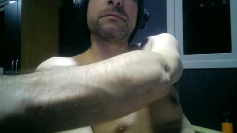 Snapshot of gauchors21 chatting on 05/29/26, 02:42 gauchors21 online show from 05/29/26, 02:42