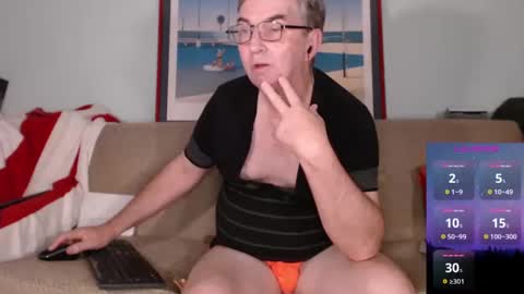 Snapshot of gavinfriend chatting on 12/20/24, 02:05 Garry online show from 12/20/24, 02:05