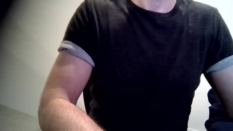 Snapshot of gay499918 chatting on 05/29/26, 11:19 HotExecGay online show from 05/29/26, 11:19
