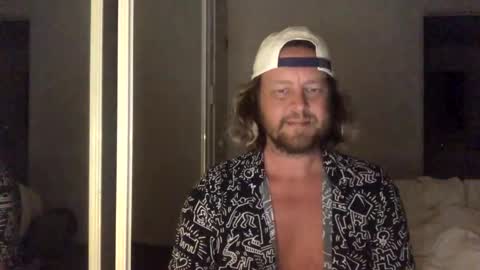 Snapshot of gcsurfer81 chatting on 10/24/25, 09:49 gcsurfer81 online show from 10/24/25, 09:49