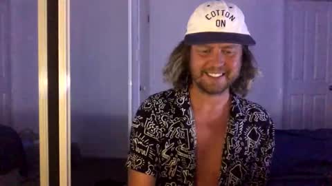 gcsurfer81 online show from 12/03/25, 09:07