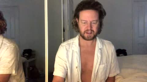 Snapshot of gcsurfer81 chatting on 06/18/26, 01:17 gcsurfer81 online show from 06/18/26, 01:17