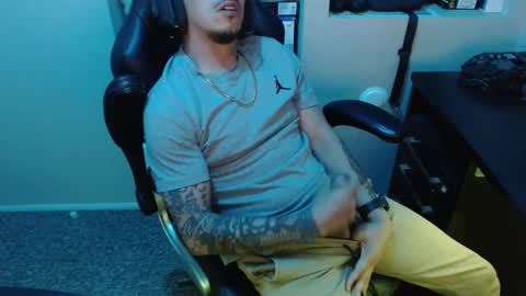 Snapshot of gefeeer chatting on 09/19/25, 04:36 gefeeer online show from 09/19/25, 04:36