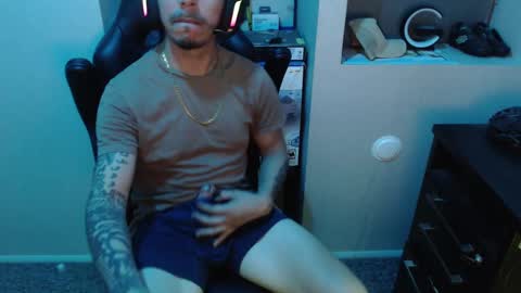 Snapshot of gefeeer chatting on 10/04/25, 03:15 gefeeer online show from 10/04/25, 03:15