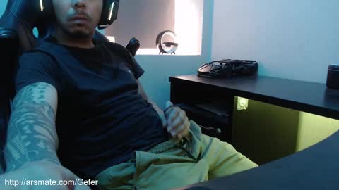 Snapshot of gefeeer chatting on 10/30/25, 07:36 gefeeer online show from 10/30/25, 07:36