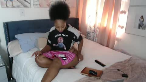 The Empress online show from 10/12/25, 05:12