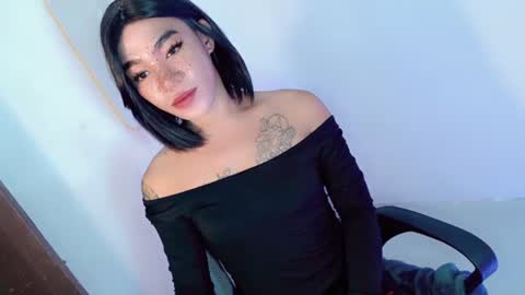 Snapshot of gelluxxx chatting on 08/05/26, 10:44 gelo online show from 08/05/26, 10:44