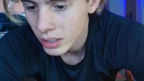 Snapshot of gemdominus chatting on 11/22/25, 01:37 Gem Dominus online show from 11/22/25, 01:37