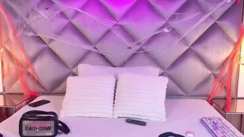 Maria  online show from 10/27/25, 02:59