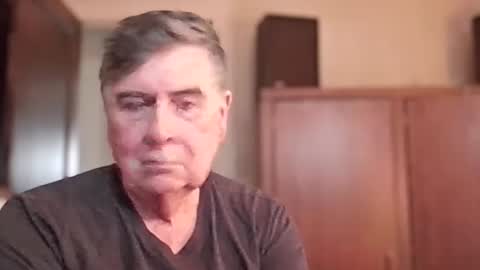 Snapshot of geneox chatting on 03/03/25, 08:43 GeneOx online show from 03/03/25, 08:43