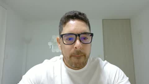 genesis_wb online show from 05/10/26, 01:44