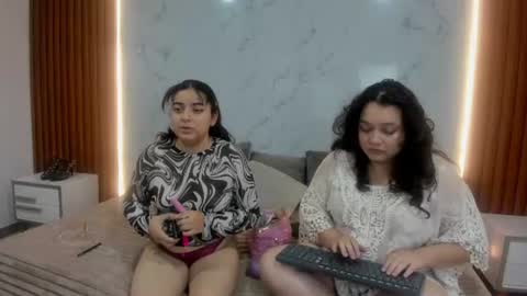 Snapshot of genesis_y_moon chatting on 07/11/26, 12:30 genesis_y_moon online show from 07/11/26, 12:30