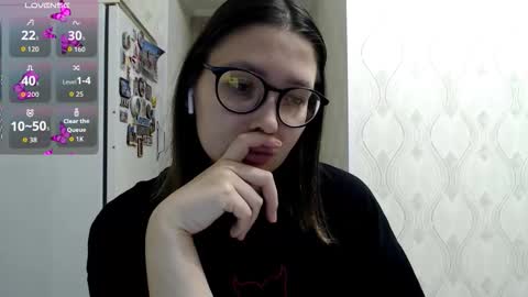 genev__ievee online show from 02/04/26, 04:02