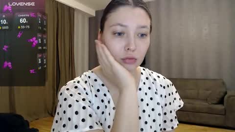 Snapshot of genev__ievee chatting on 06/07/26, 05:06 genev__ievee online show from 06/07/26, 05:06