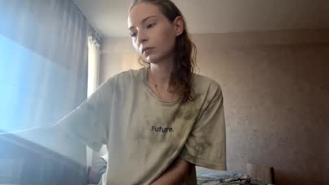 Emmi online show from 09/22/25, 12:29