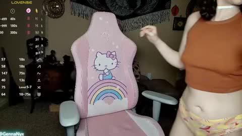 Snapshot of gennanyx chatting on 11/26/25, 06:25 Genna Nyx online show from 11/26/25, 06:25