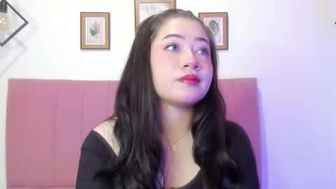 Snapshot of gennesis_love chatting on 11/02/25, 09:39 Sofia online show from 11/02/25, 09:39