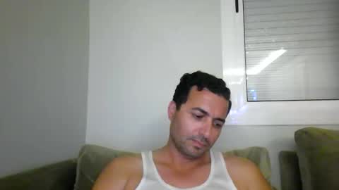 Snapshot of genteldevil chatting on 10/31/25, 10:33 genteldevil online show from 10/31/25, 10:33