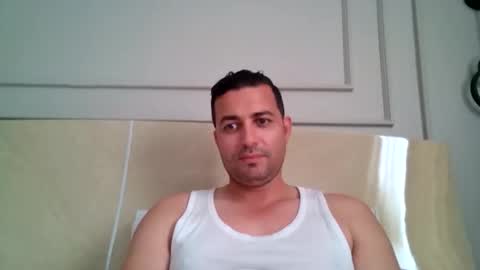 Snapshot of genteldevil chatting on 05/13/26, 02:14 genteldevil online show from 05/13/26, 02:14