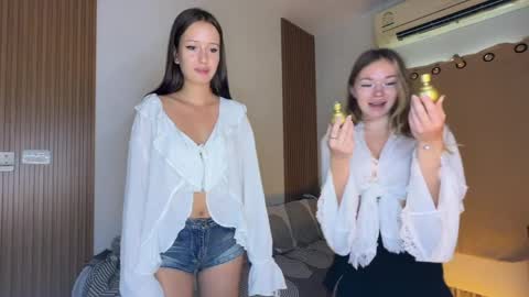 Snapshot of gentle_killers chatting on 05/04/26, 05:03 Mary Blonde and Kira brunette online show from 05/04/26, 05:03