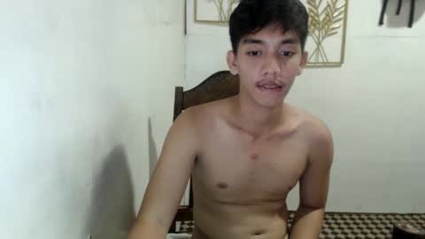 Snapshot of gentlemanlustx chatting on 09/13/25, 02:39 Rayl online show from 09/13/25, 02:39