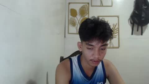 Snapshot of gentlemanlustx chatting on 09/28/25, 05:46 Rayl online show from 09/28/25, 05:46