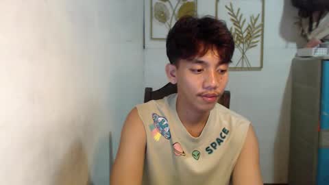 Snapshot of gentlemanlustx chatting on 10/23/25, 02:38 Rayl online show from 10/23/25, 02:38