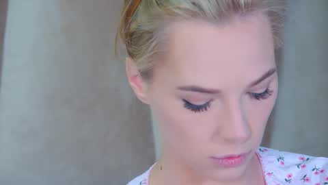 GentleRossi online show from 12/18/25, 02:01