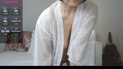 Elena online show from 12/25/24, 11:11