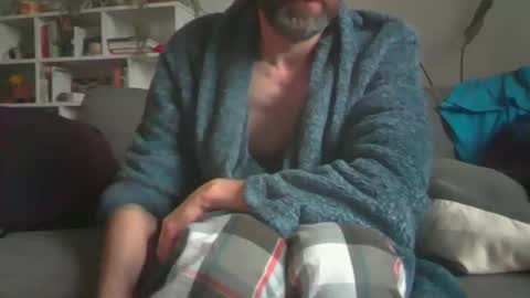 Snapshot of geon2xx chatting on 09/20/25, 06:25 Geon online show from 09/20/25, 06:25