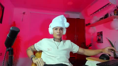 Snapshot of george_prince2 chatting on 12/25/24, 02:46 independent model online show from 12/25/24, 02:46