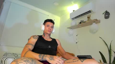 Snapshot of george_prince2 chatting on 12/31/24, 03:45 independent model online show from 12/31/24, 03:45