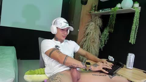 Snapshot of george_prince2 chatting on 02/07/25, 04:27 independent model online show from 02/07/25, 04:27