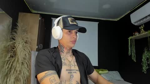 Snapshot of george_prince2 chatting on 02/08/25, 01:22 independent model online show from 02/08/25, 01:22