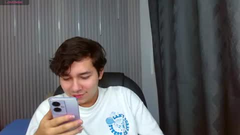 Snapshot of georgesmith_1 chatting on 06/15/26, 04:25 GEORGE online show from 06/15/26, 04:25