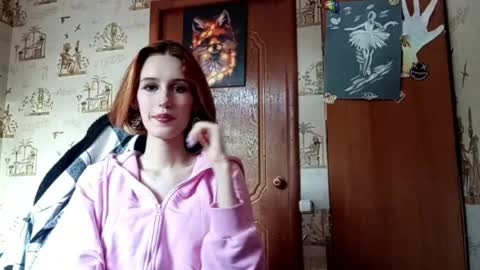 Snapshot of georgianahaeussler chatting on 06/04/26, 03:29 Ellie online show from 06/04/26, 03:29