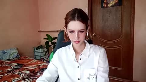 Snapshot of georgianahaeussler chatting on 06/25/26, 03:38 Ellie online show from 06/25/26, 03:38