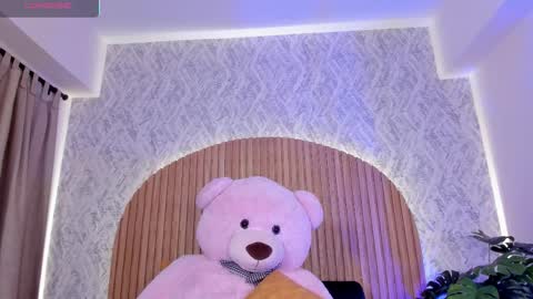 Kendal  online show from 11/04/25, 05:23