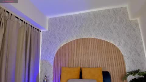 Kendal  online show from 03/08/26, 04:00