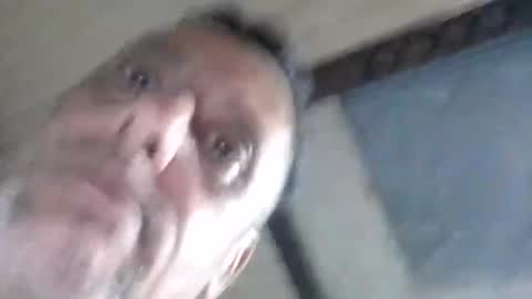 geovannyfuentes235 online show from 10/31/25, 11:11