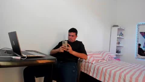 Snapshot of ger_sanm chatting on 05/22/26, 07:08 Sanm online show from 05/22/26, 07:08