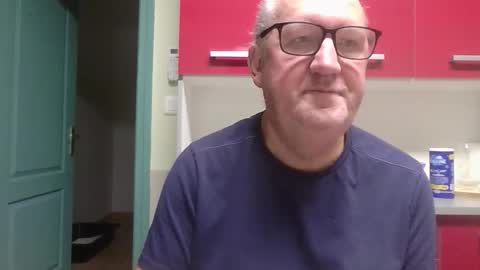 gerardlp131313 online show from 10/28/25, 08:22