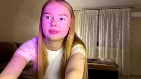 Amelia online show from 10/02/25, 08:49