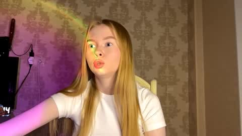 Amelia online show from 10/05/25, 08:18