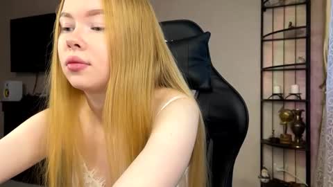 Amelia online show from 11/29/25, 05:10