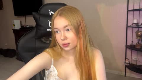 Amelia online show from 12/03/25, 05:48